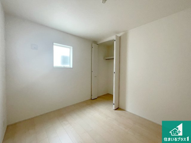 神戸市北区甲栄台　新築一戸建ての洋室|シンプルな洋室は、自分好みのインテリアが楽しめます♪ご家族とインテリアや家具を選びに行くのは新築購入時の醍醐味の一つです。ぜひお楽しみください♪