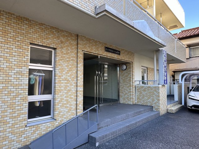 さいたま市桜区西堀２丁目の賃貸マンションのエントランス