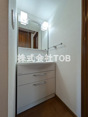 【洗面所】 | 世田谷区桜上水３丁目戸建 | 1階洗面台