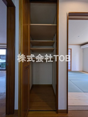 【内装】 | 世田谷区桜上水３丁目戸建 | 廊下収納