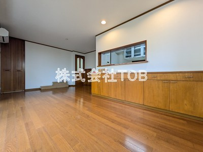 【居間・リビング】 | 世田谷区桜上水３丁目戸建 | 16.2帖