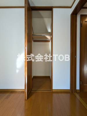 【内装】 | 世田谷区桜上水３丁目戸建 | 6帖クローゼット