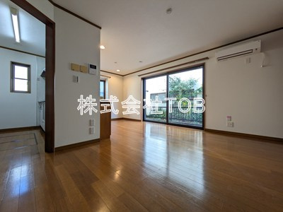 【居間・リビング】 | 世田谷区桜上水３丁目戸建 | 16.2帖