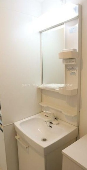 FERIO仲宿の独立洗面台