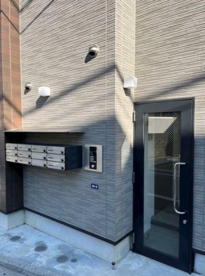 FERIO仲宿のエントランス