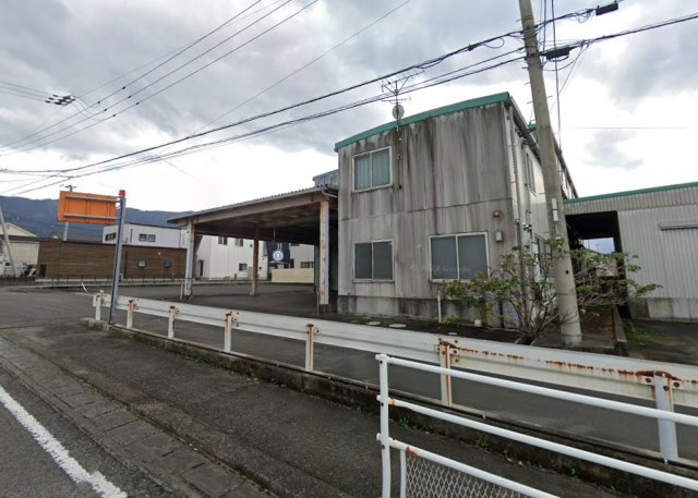 妻鳥町　売倉庫の外観