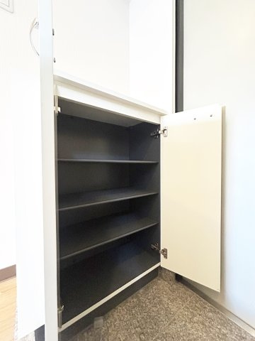 さくらHillsリバーサイドWESTの玄関