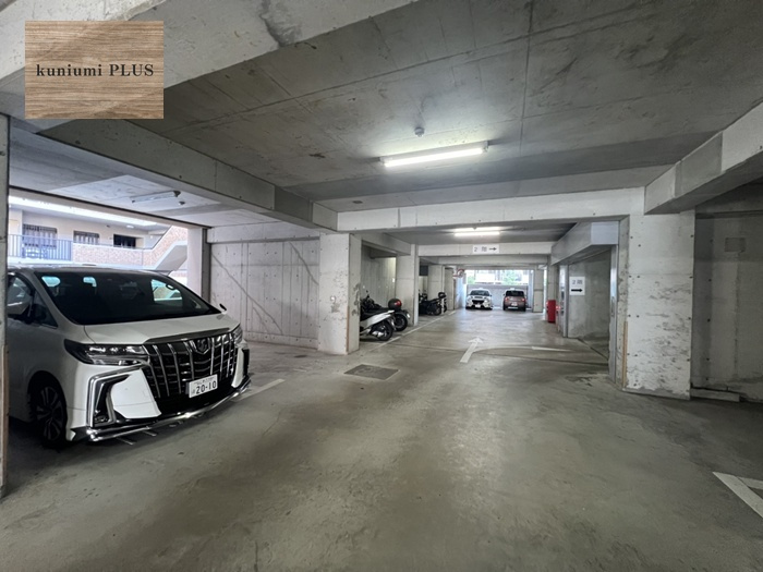 四季彩都いちょう館B棟の駐車場