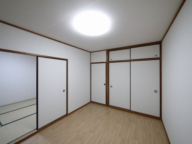 サニーハイツ朝日ヶ丘Bの収納|収納豊富です