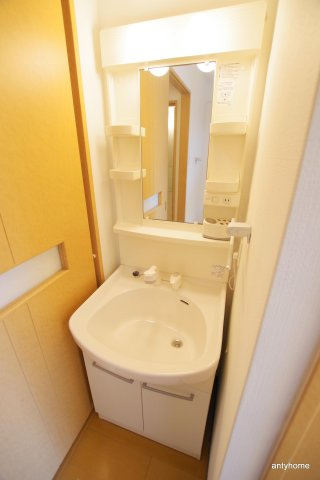 ラナップスクエア南森町ネクストステージ　仲介手数料無料の洗面所