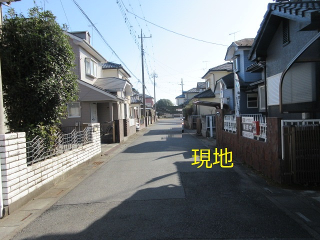中古戸建　熊谷市押切2546-22（リフォーム住宅）の前面道路含む現地写真