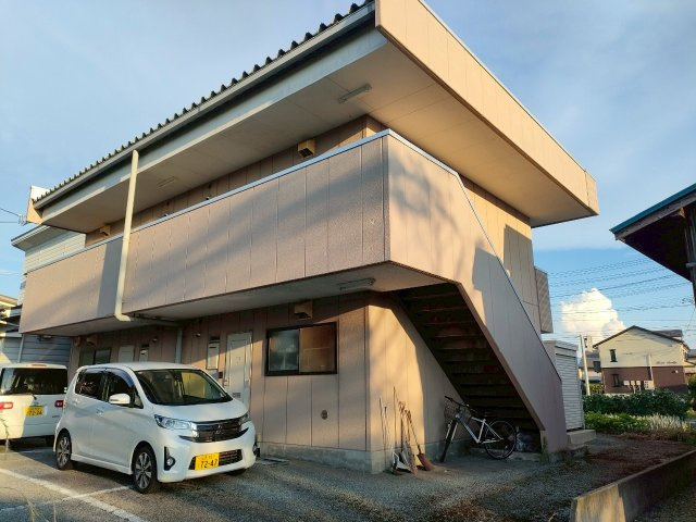 天童市　一棟アパートの外観