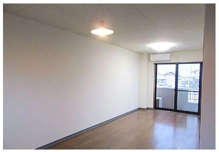 天童市　一棟アパートの居間・リビング