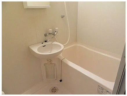 天童市　一棟アパートの浴室