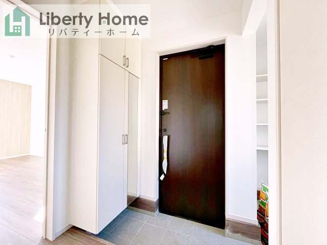 牛久市牛久町7期　新築戸建　1号棟の玄関