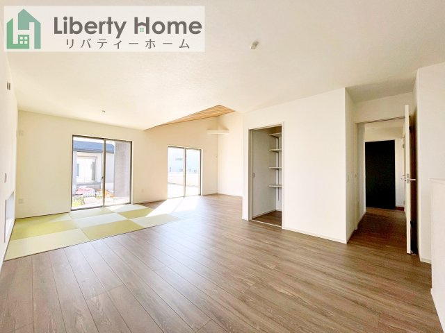 牛久市牛久町7期　新築戸建　1号棟の居間・リビング