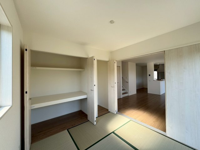 ーBloomーブルームー小倉北区今町2丁目2期　【小倉北区　新築戸建て】の和室|リビング横の和室は4.5帖♪家事の合間に一息つけます♪【小倉北区　新築戸建て】