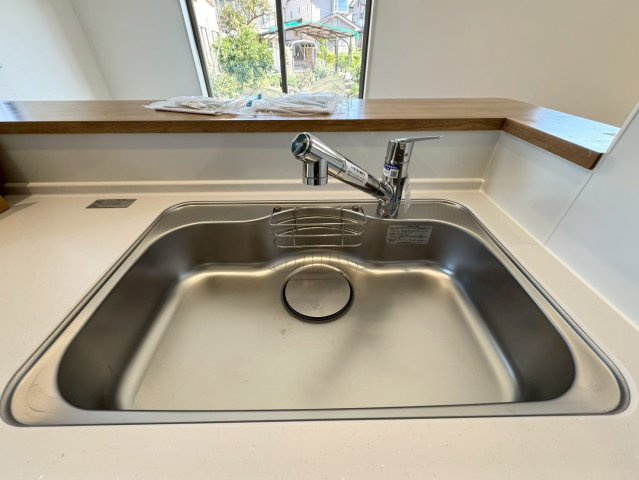 ーBloomーブルームー小倉北区今町2丁目2期　【小倉北区　新築戸建て】のキッチン|浄水器付きなので料理をぐっと美味しく、体に良いものに♪　【小倉北区　新築戸建て】