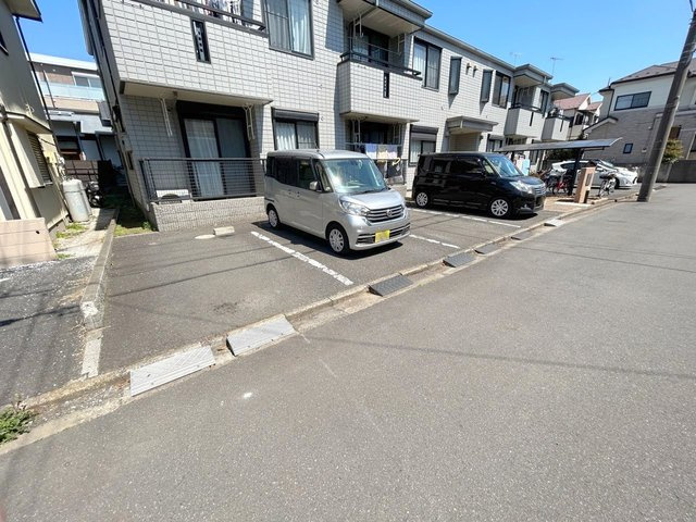 ヴィラタナカの駐車場