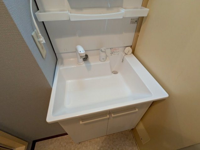 エステート治水の独立洗面台