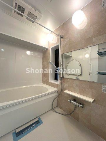 【浴室】 | 浴室乾燥機・追い焚き機能を備えた、設備充実の浴室です♪