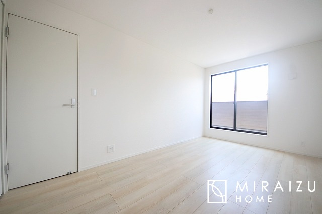 【寝室】 | 建物完成につき、実際のお部屋をごゆっくりご見学いただけます。お休みの日にご家族で見学はいかがでしょう。