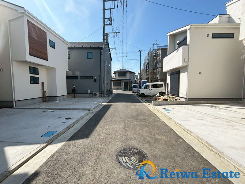 新築戸建　茅ヶ崎市浜須賀の前面道路含む現地写真|初めてマイホームを建てる方でも安心して購入ができます◎