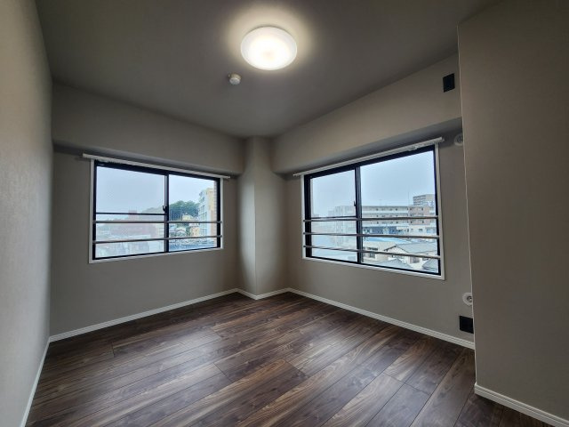 エテルナ高取2の洋室