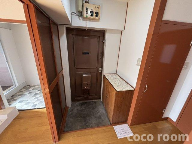 福吉丸アパートの玄関