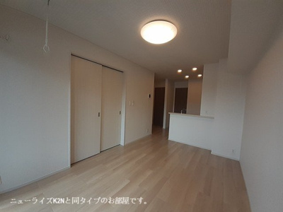 【居間・リビング】 | エスポアール吉祥 | こちらの居間で趣味の時間をお楽しみください