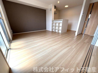 【居間・リビング】 | アリエッタ湯野 | LDK13.1帖