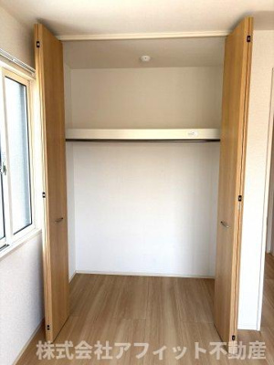 【収納】 | アリエッタ湯野 | 洋室6.1帖のクローゼット