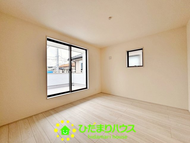 宮代町川端　新築一戸建て　01　リーブルガーデンの寝室|9帖の寝室！！