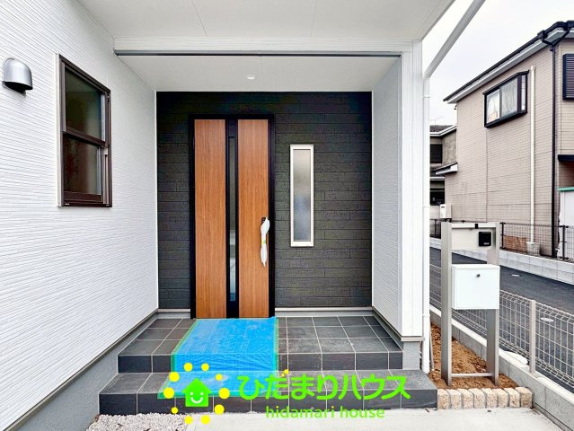 宮代町川端　新築一戸建て　01　リーブルガーデンの玄関|おしゃれな玄関！！