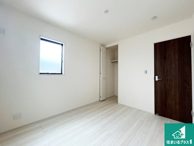 神戸市西区玉津町高津橋　第2期　新築一戸建ての洋室|シンプルな洋室は、自分好みのインテリアが楽しめます♪ご家族とインテリアや家具を選びに行くのは新築購入時の醍醐味の一つです。ぜひお楽しみください♪