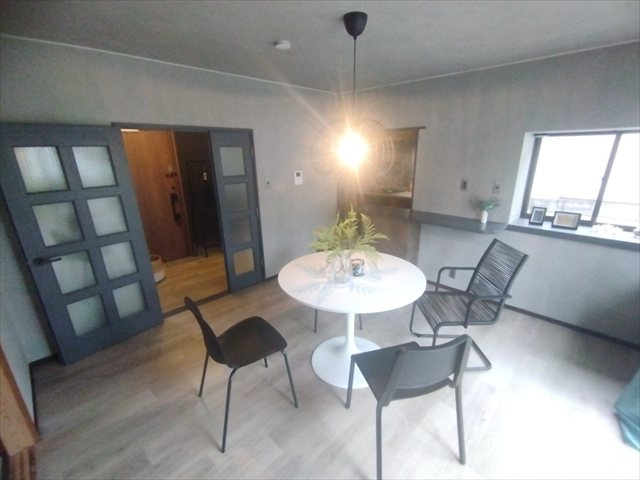 【居間・リビング】 | 滑川町月輪 | 開放感があり日当たり良好です