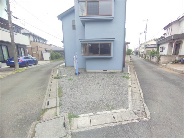 【前面道路含む現地写真】の画像