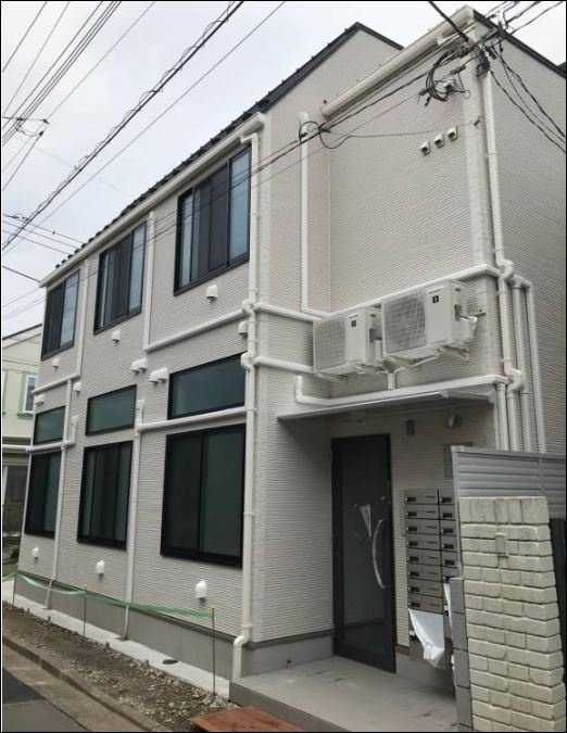 目黒区五本木１丁目のアパートのエントランス