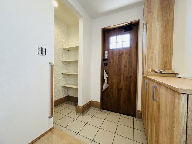 【玄関】 | 熊谷市上之第8期　ワイウッドコート　新築戸建　全8区画　5号棟