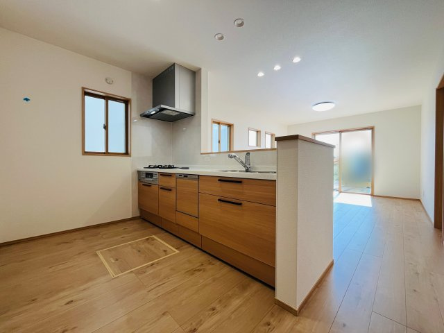 【キッチン】 | 熊谷市上之第8期　ワイウッドコート　新築戸建　全8区画　5号棟