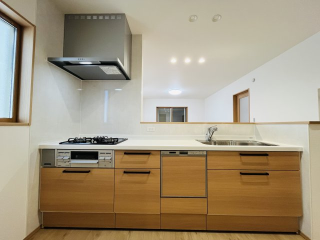 【キッチン】 | 熊谷市上之第8期　ワイウッドコート　新築戸建　全8区画　5号棟