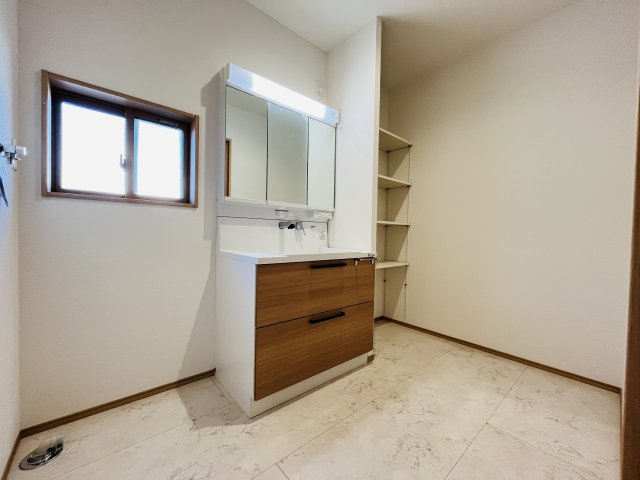 【脱衣所】 | 熊谷市上之第8期　ワイウッドコート　新築戸建　全8区画　5号棟