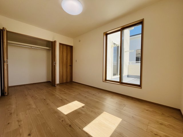 【洋室】 | 熊谷市上之第8期　ワイウッドコート　新築戸建　全8区画　5号棟