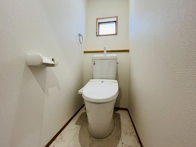 【トイレ】 | 熊谷市上之第8期　ワイウッドコート　新築戸建　全8区画　5号棟