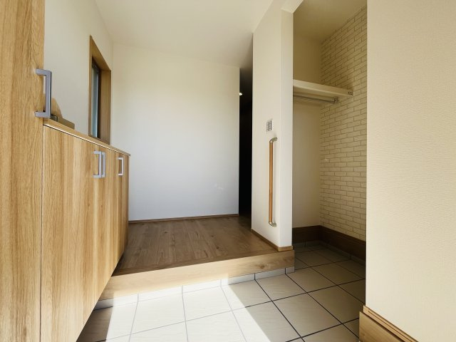 【玄関】 | 熊谷市上之第8期　ワイウッドコート　新築戸建　全8区画　5号棟