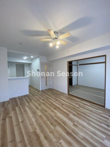 【内装】 | Ｒ7.5月内装リフォーム完了したばかりの3ＬＤＫリノベマンション！
大切なペットと暮らせる、地上14階建て2階部分！
敷地内にはサーフボード置場もございます♪