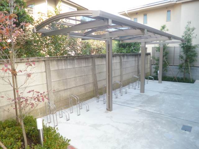 メゾンアルカンシエルのその他共用部分|★屋根付き駐輪場★