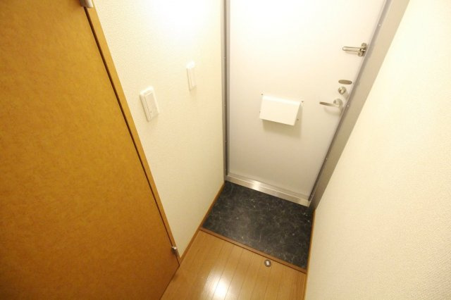 レオパレスソフィアの玄関