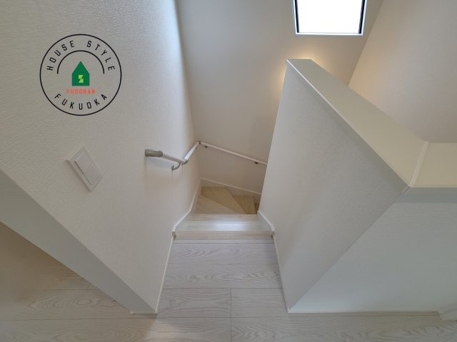 糟屋郡宇美町障子岳3丁目第1-4棟(1号棟)の内観：施工例|階段からも明るい光が入ります。採光や通風も階段の重要な役割です。