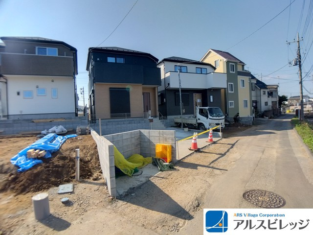 富士見市羽沢1丁目　第1　全3棟の前面道路含む現地写真